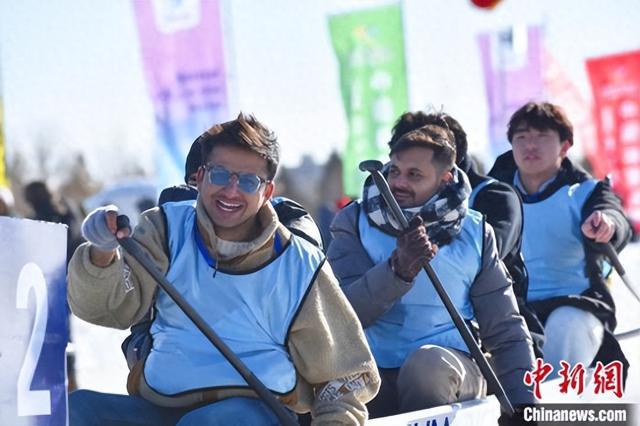 內(nèi)蒙古辦國(guó)際冰上龍舟賽 多國(guó)選手跟著賽事來(lái)旅游