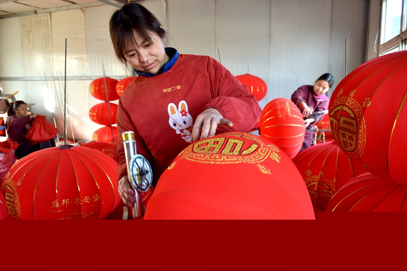 河北：制作燈籠迎春節(jié)