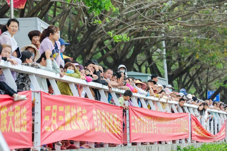 “三月三”寧遠(yuǎn)河龍舟競渡 三亞崖州區(qū)開啟“文旅賽”融合新篇章(圖9)
