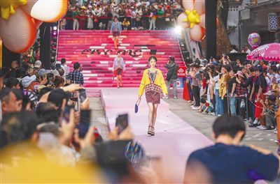 共享節(jié)日歡樂 共譜華美樂章(圖3)