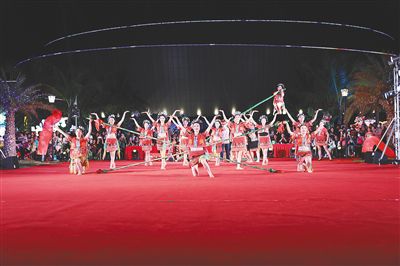共享節(jié)日歡樂 共譜華美樂章(圖2)