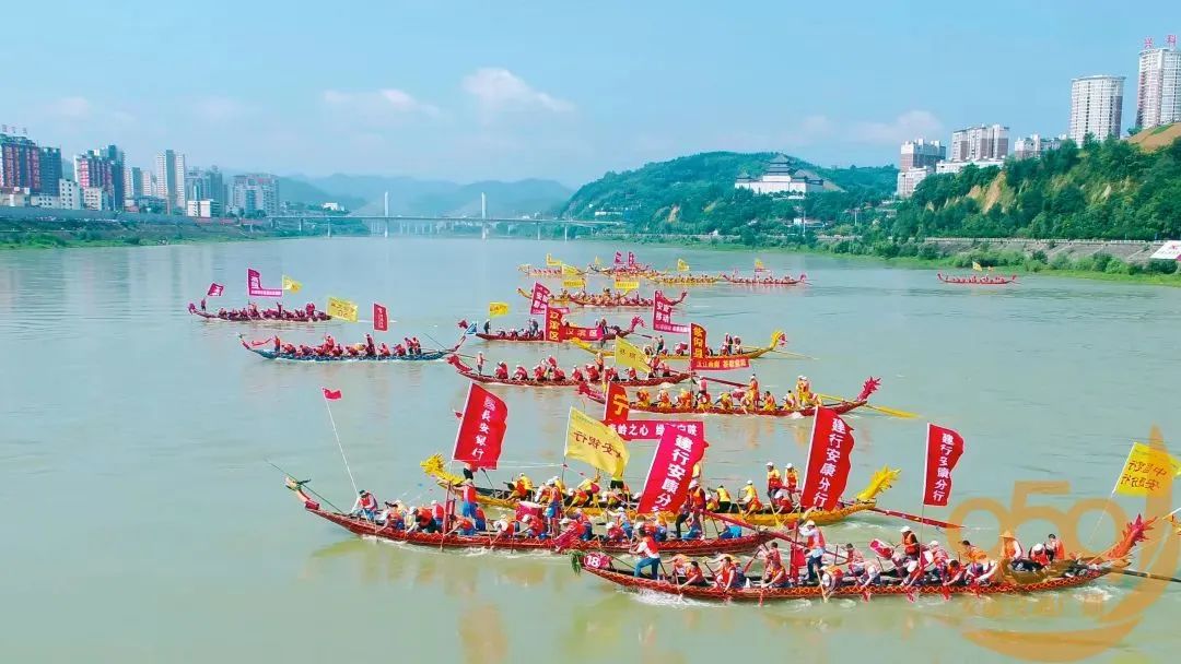順德龍舟賽點(diǎn)燃激情二月二熱鬧非凡！(圖1)