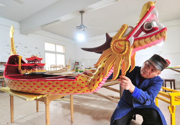 江龍船艇：公司主要從事公務(wù)執(zhí)法船艇、旅游休閑和特種作業(yè)的設(shè)計、研發(fā)、生產(chǎn)和銷售(圖1)