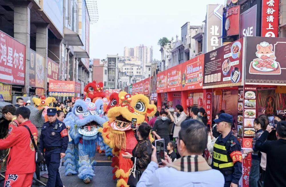 @荔灣街坊2025荔灣工作重點來了！涉及你的“衣食住行”｜聚“荔”新發(fā)展?(圖3)