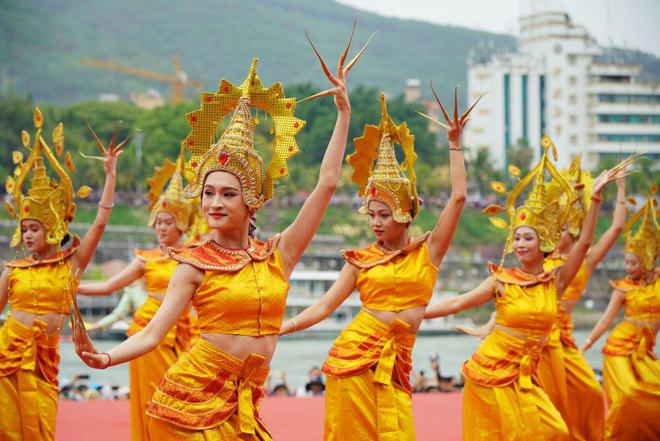 “潑”出國(guó)際范！云南傳統(tǒng)民族活動(dòng)為“China Travel”添動(dòng)力(圖4)