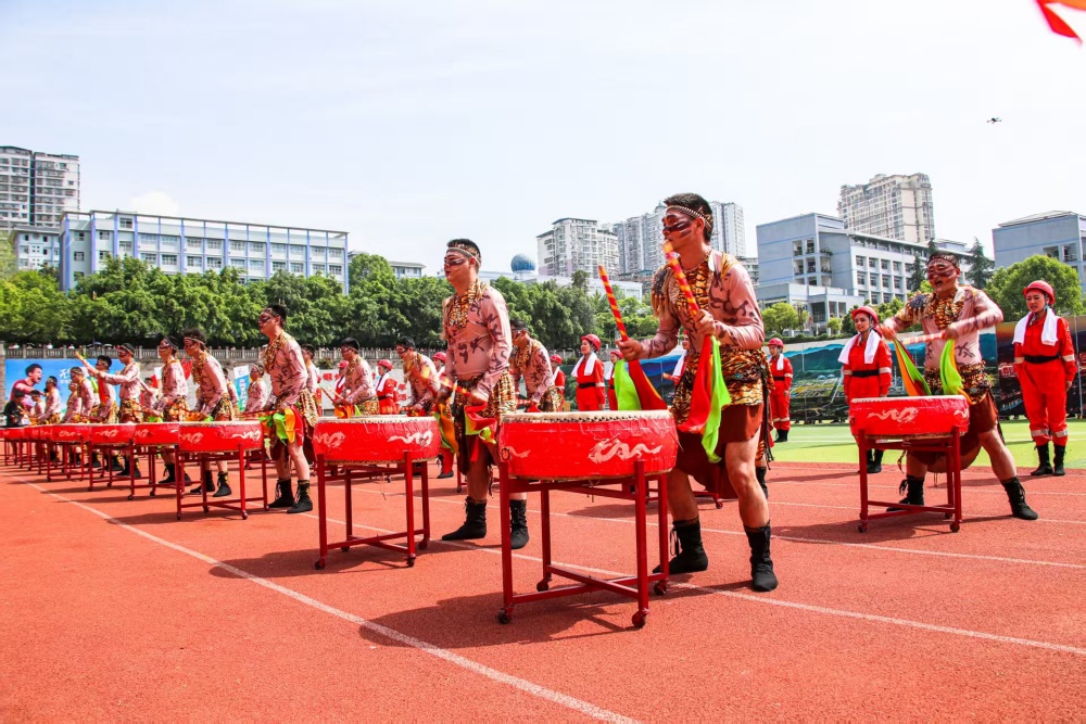 全民健身迎五一 百強晉位拼決勝 宣漢縣第四十七屆職工運動會暨第三屆鄉(xiāng)鎮(zhèn)周末籃球聯(lián)賽（村BA）盛大啟幕(圖2)