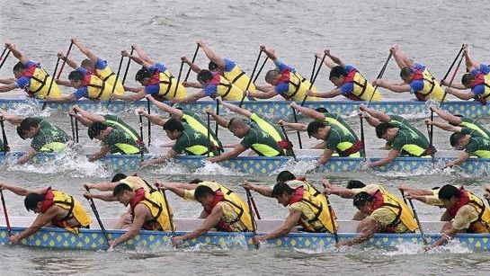 湖北武漢：奮楫爭(zhēng)先 龍舟逐浪(圖1)
