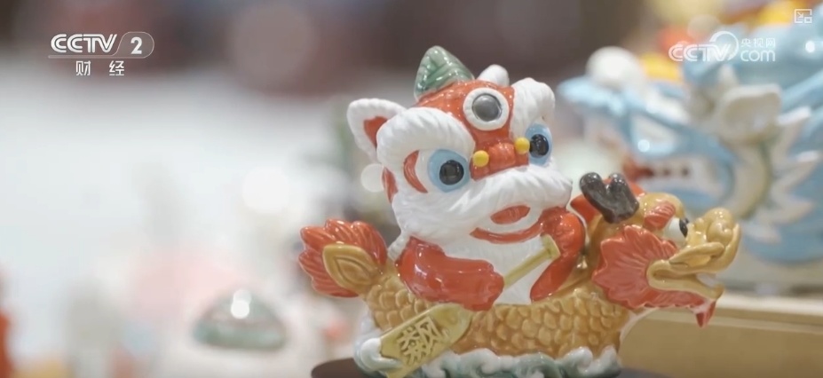 “喚醒”龍舟賽龍舟氛圍漸濃！賽帶熱文旅產(chǎn)業(yè) 衍生品爆火“出圈”(圖3)
