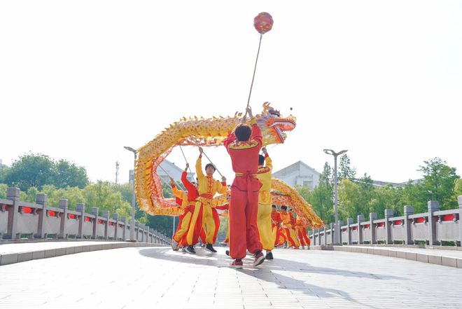 安徽建筑大學(xué)：龍舟競(jìng)渡展風(fēng)采
